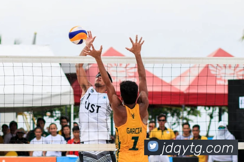 辽宁男篮卡通首发阵容发布图像凸显五位主力定位与赛前细节氛围